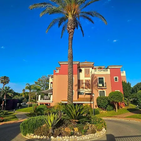 Dar01 Pool View Prado Golf